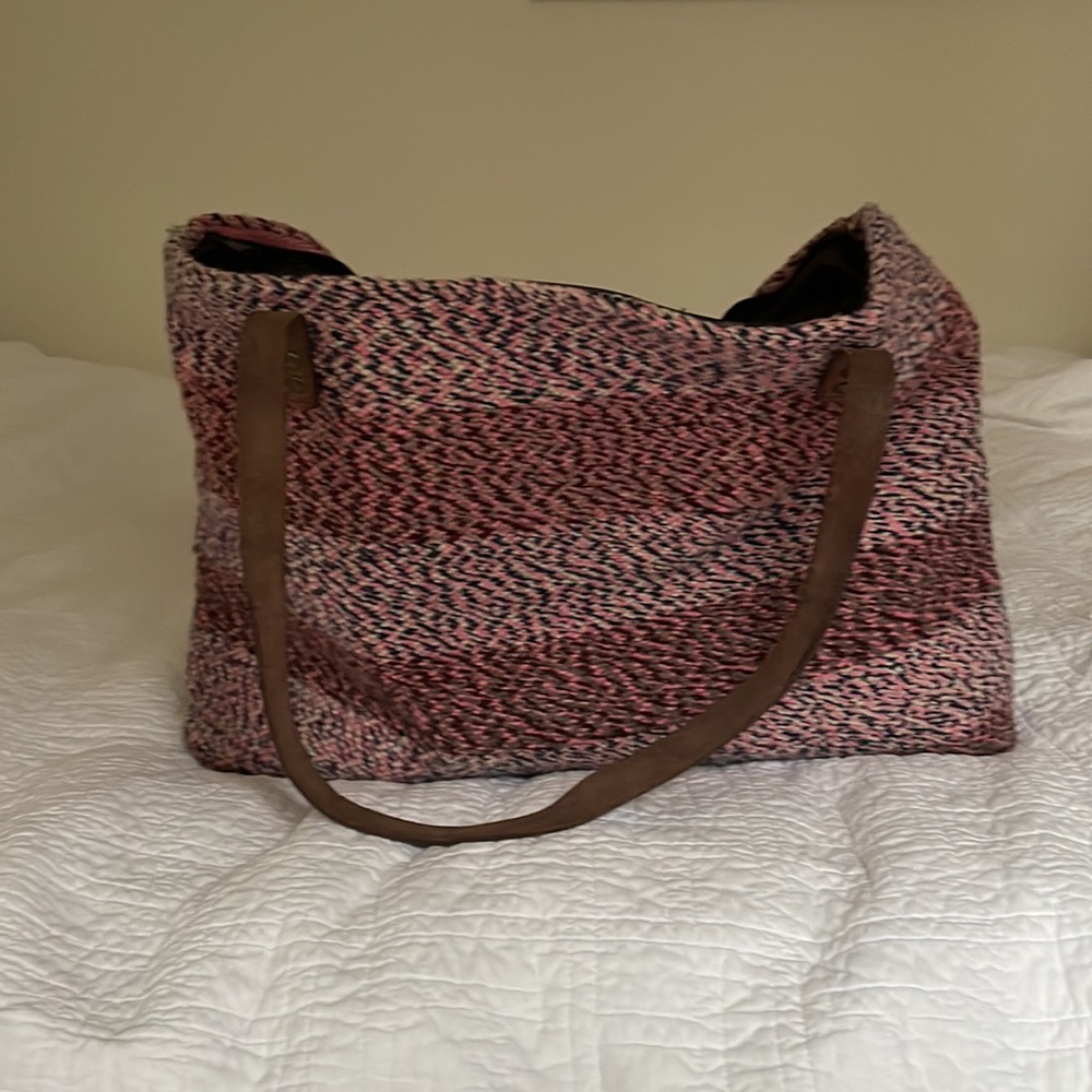 Wool shoulder tote-style bag, with zipper. Barely used